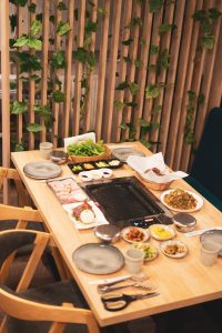 Nu ai fazan, ia un pui masa barbeque